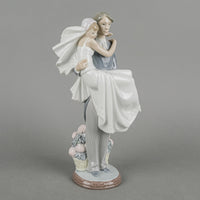 LLADRO Figurine Over The Threshold 5282