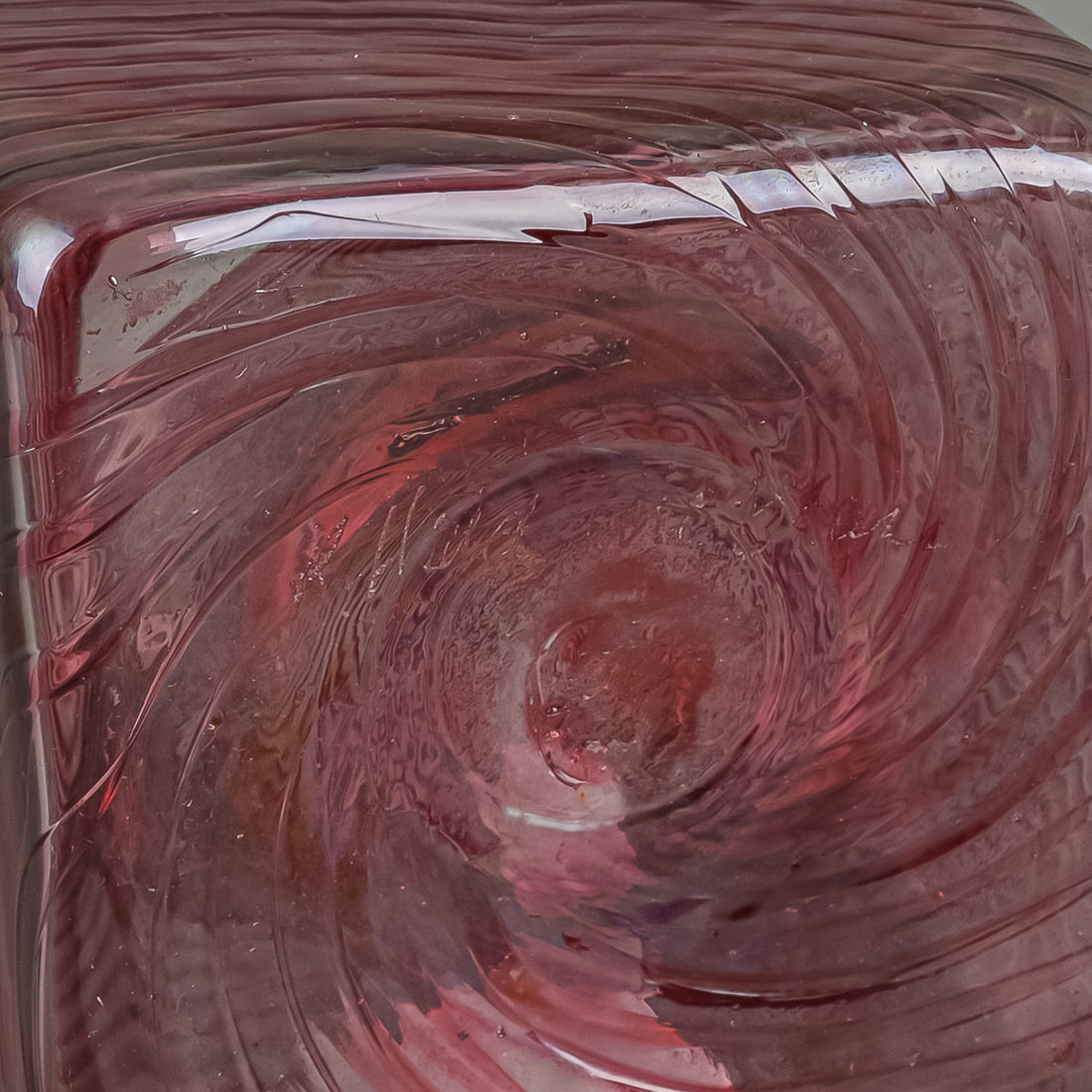 ROBERT HELD ART GLASS Iridescent Square Pot