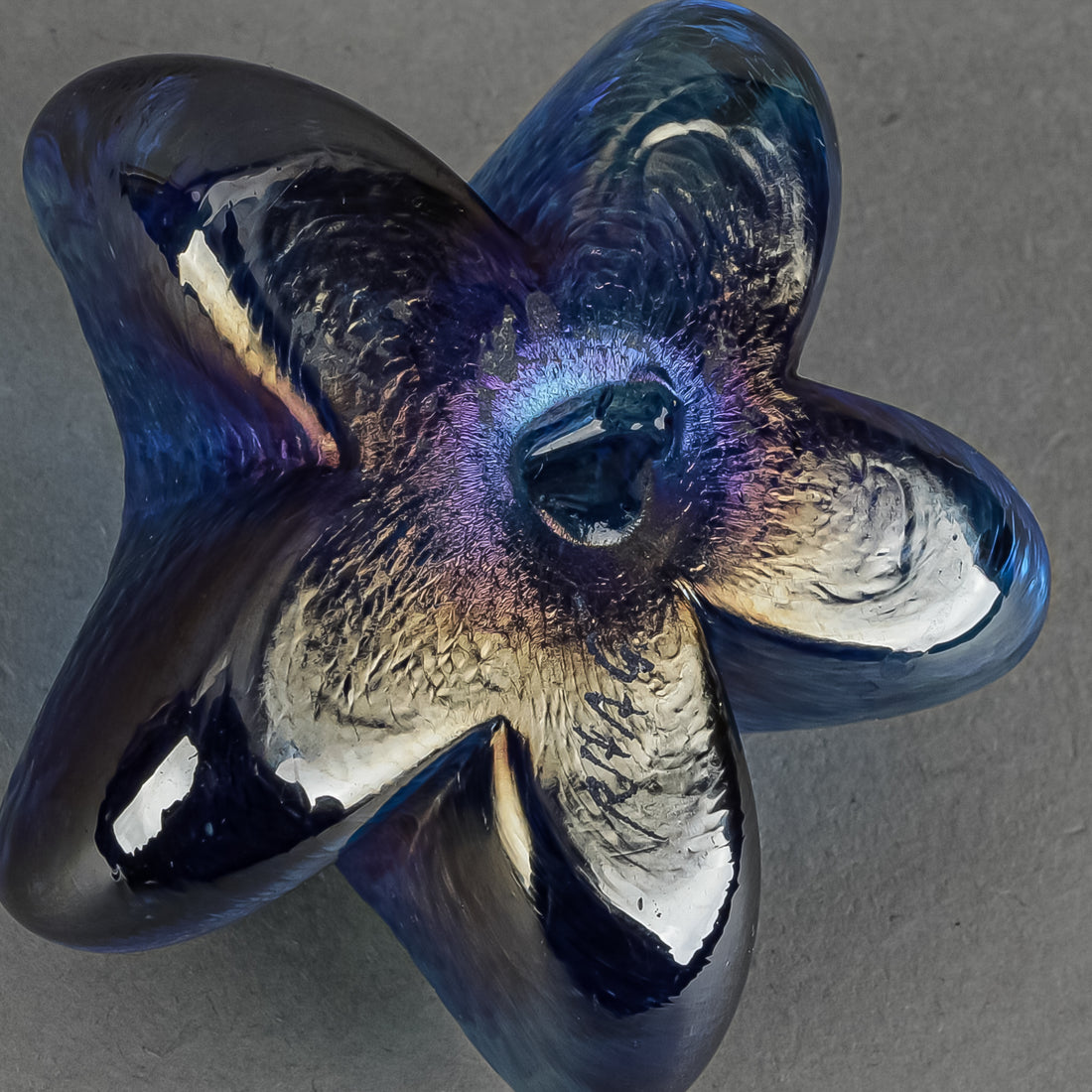 ROBERT HELD ART GLASS Iridescent Starfish Paperweight