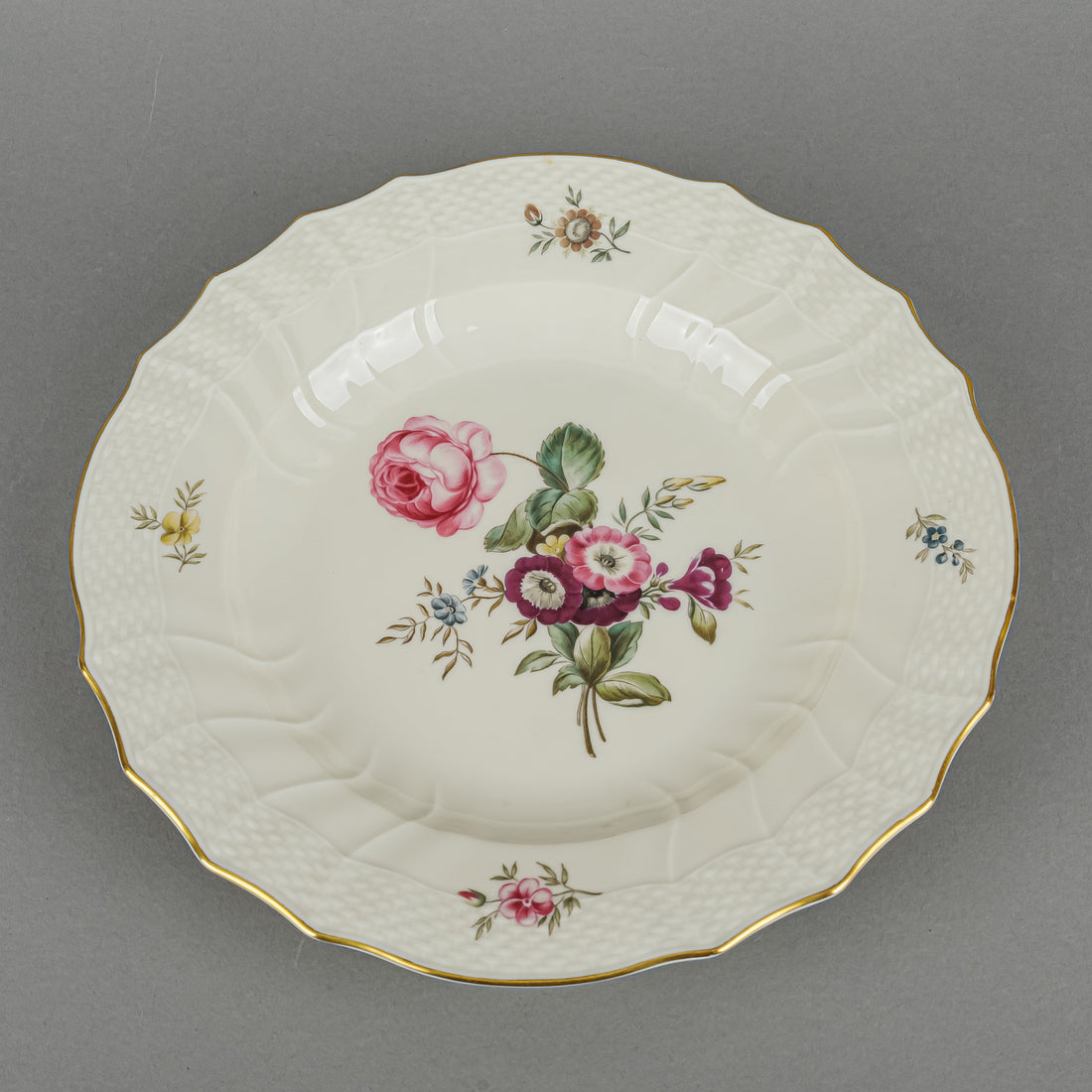 ROYAL COPENHAGEN Frijsenborg 910 Ivory Dinner Plates Set of 2