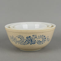 PYREX Homestead Nesting Mixing Bowls Set of 3