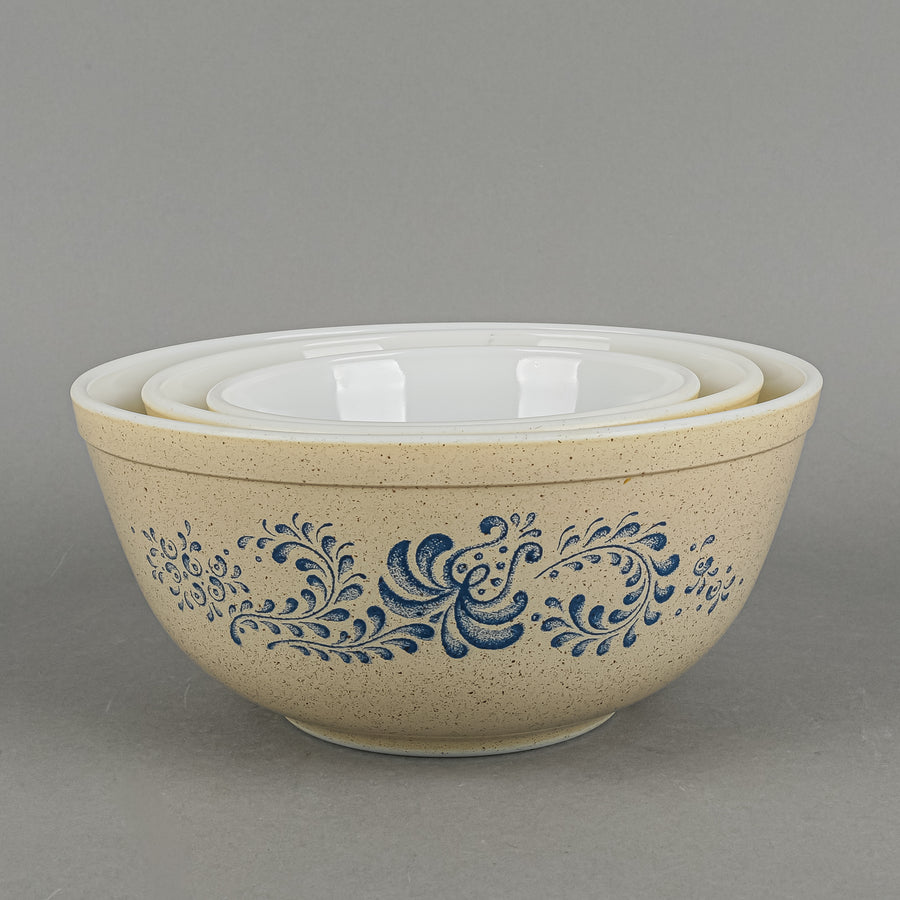 PYREX Homestead Nesting Mixing Bowls Set of 3
