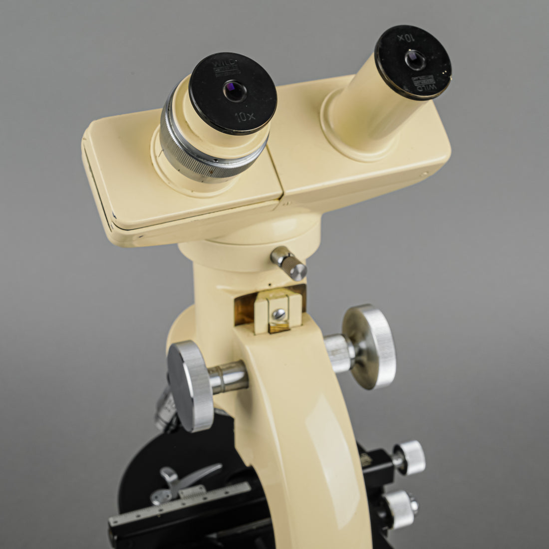 HEERBRUGG Wild M11 Microscope w/Dome Cover