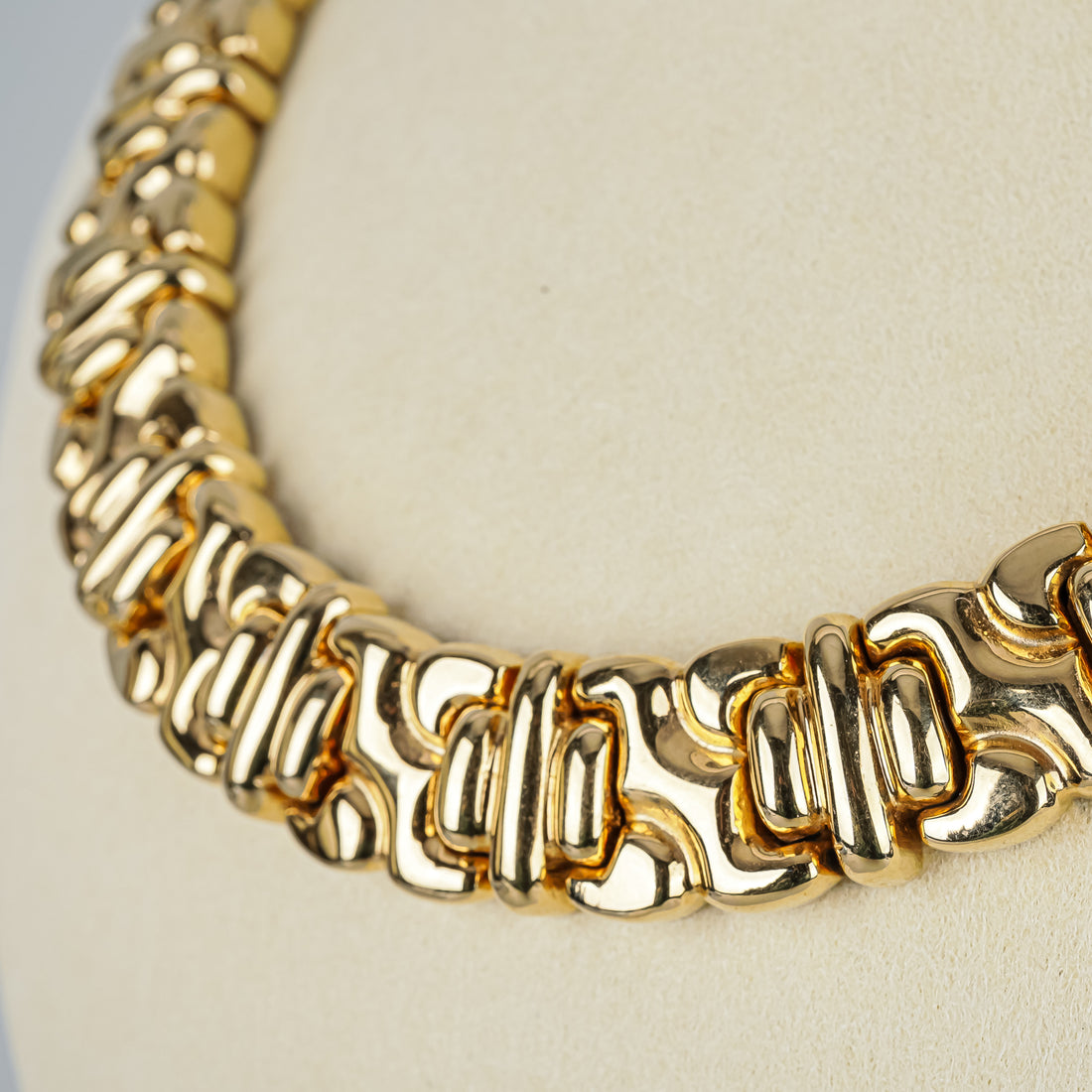 CINER 18K Gold Plated Repeated Abstract Design Collar Necklace