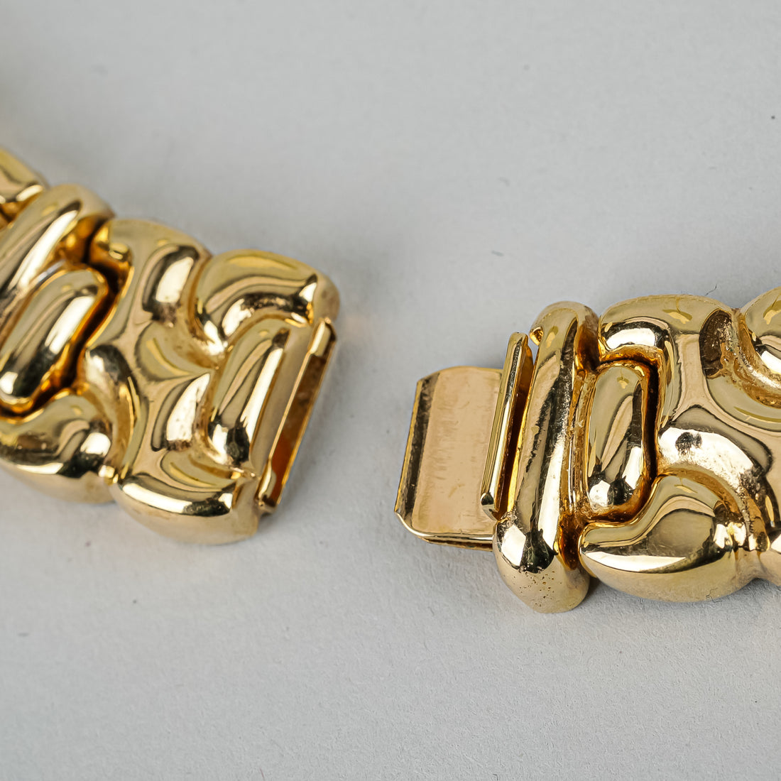 CINER 18K Gold Plated Repeated Abstract Design Collar Necklace