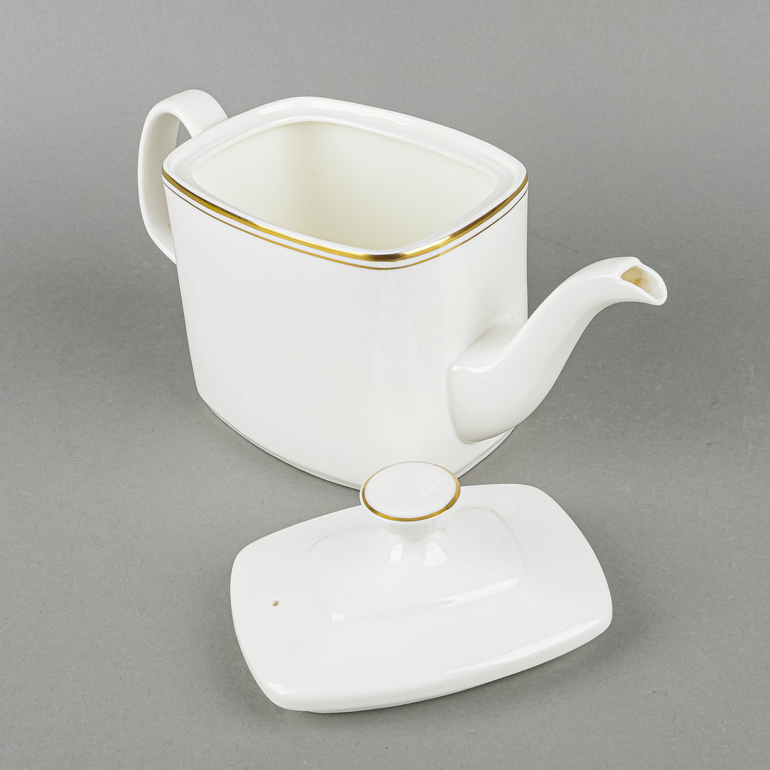 ROYAL DOULTON Metro Toronto 1953 Teapot
