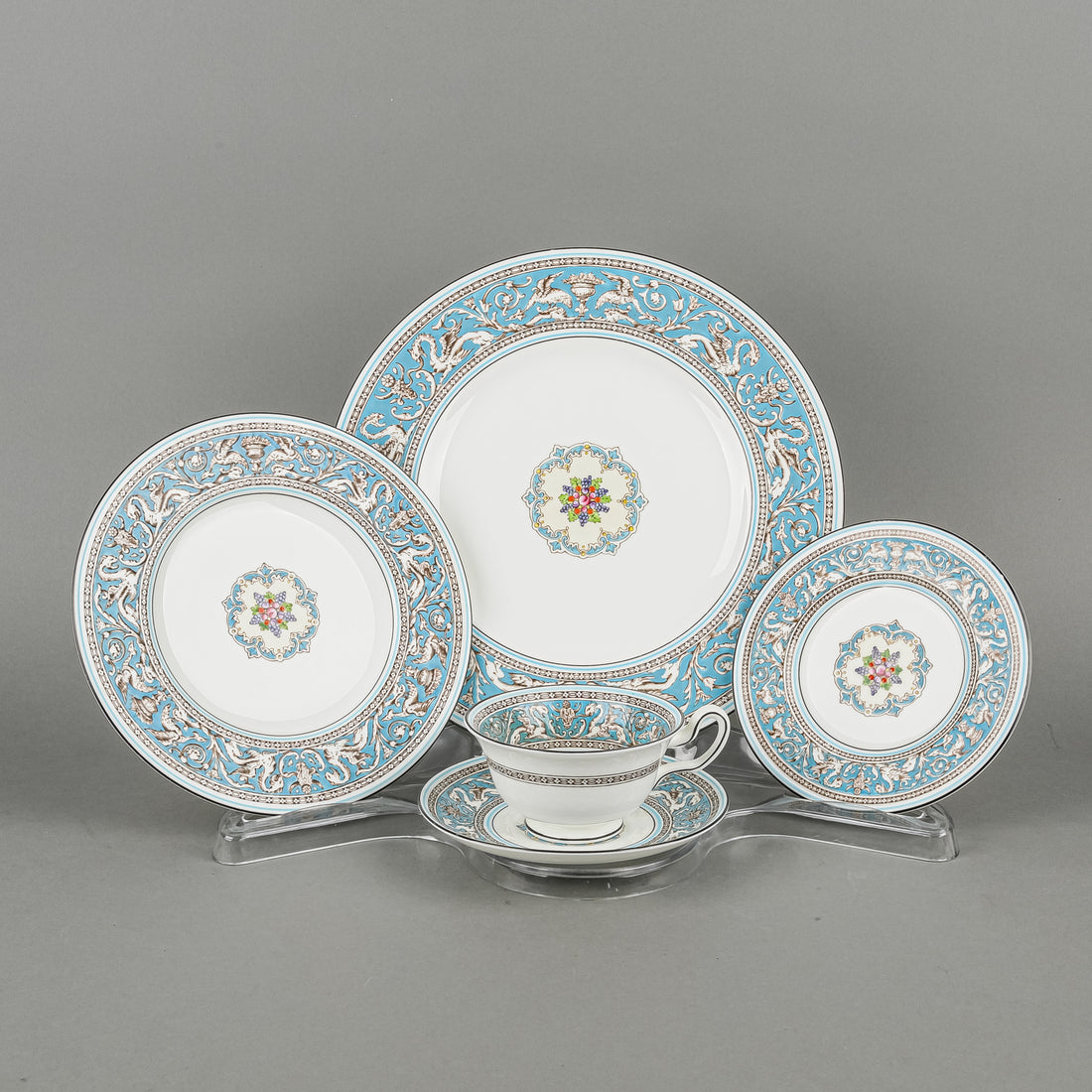 Wedgwood Florentine Turquoise W2714 38 Pieces