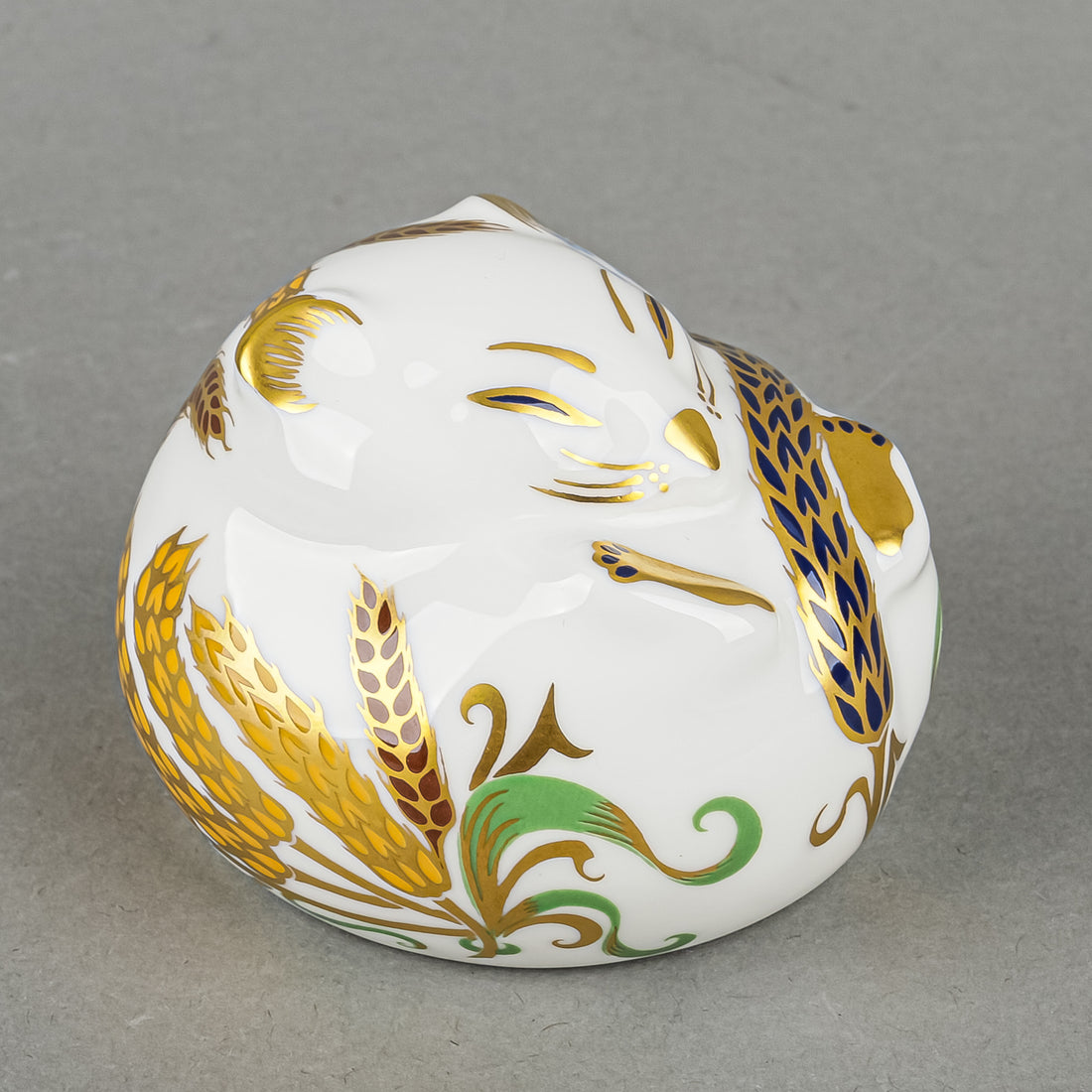 ROYAL CROWN DERBY Paperweight Sleeping Dormouse