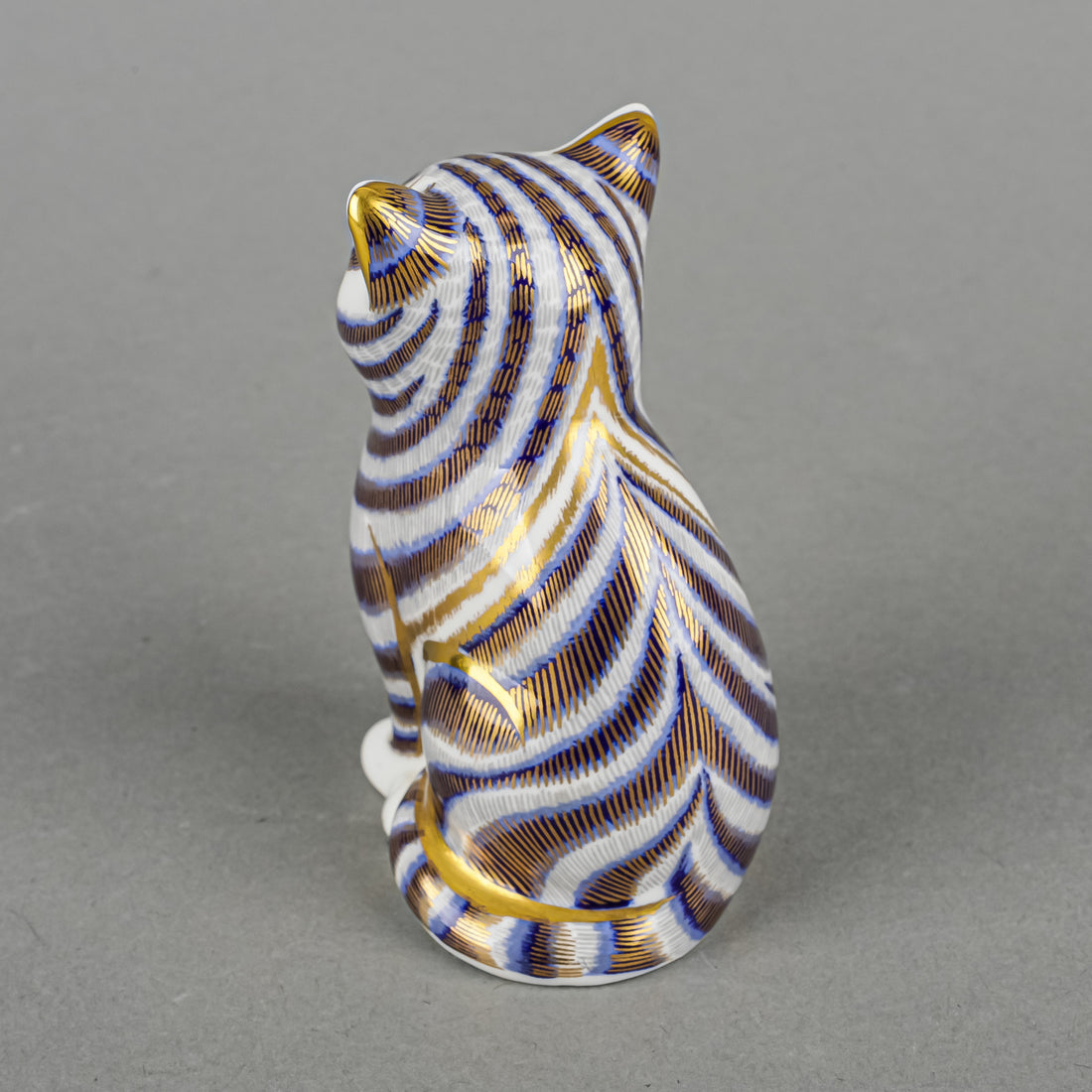 ROYAL CROWN DERBY Paperweight Sitting Kitten