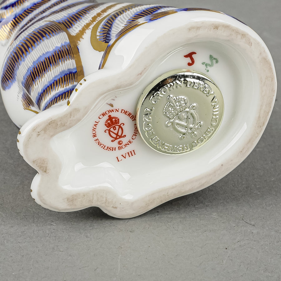 ROYAL CROWN DERBY Paperweight Sitting Kitten