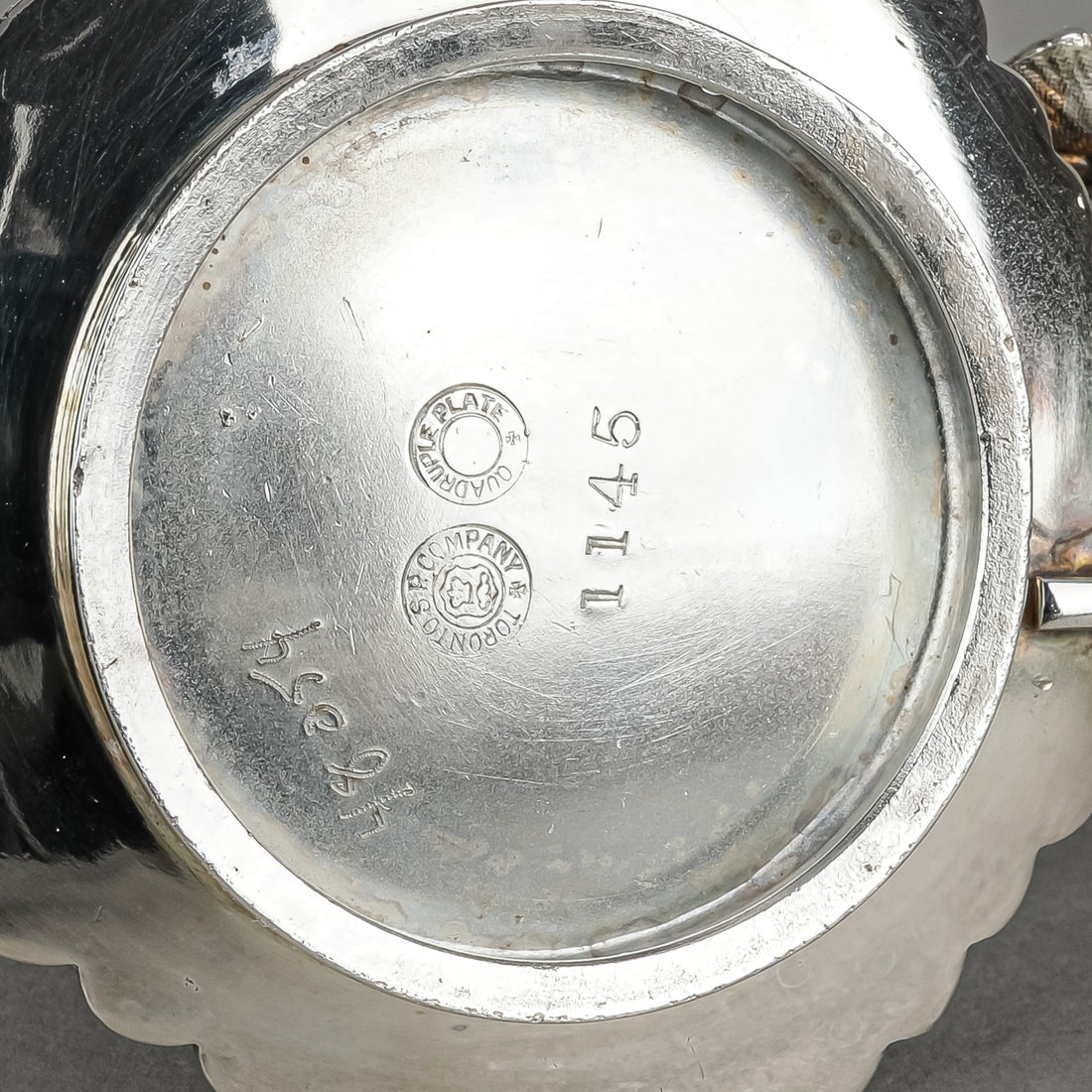 TORONTO SILVER PLATE CO Silverplate Sculptural Napkin Ring 1145 Flora