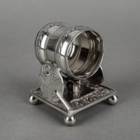 MERIDEN BRITANNIA CO Silverplate Figural Napkin Ring 208 Bee