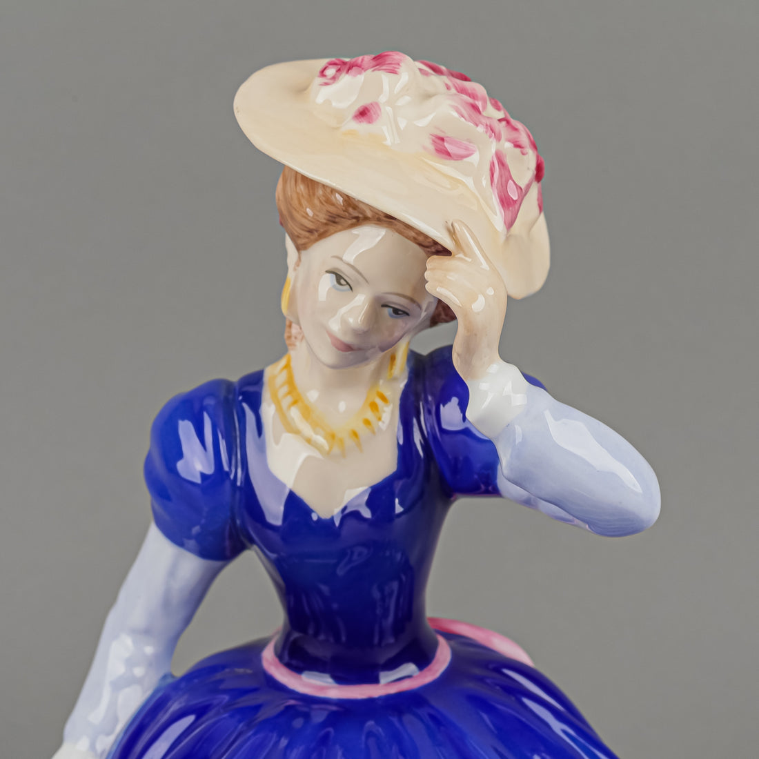 ROYAL DOULTON Figurine Mary HN 3375 Figure of the Year 1992