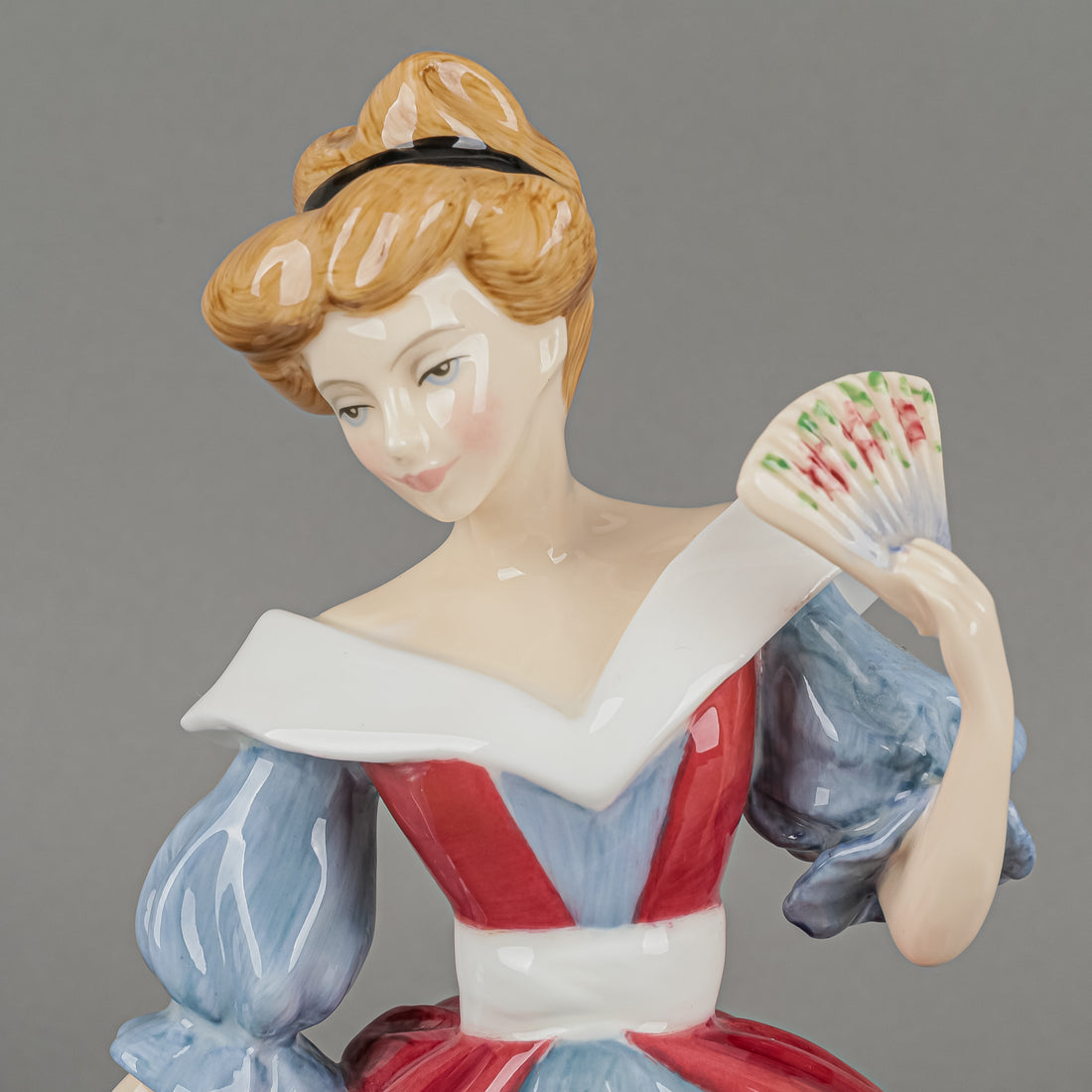 ROYAL DOULTON Figurine Amy HN 3316  Figure of the Year 1991