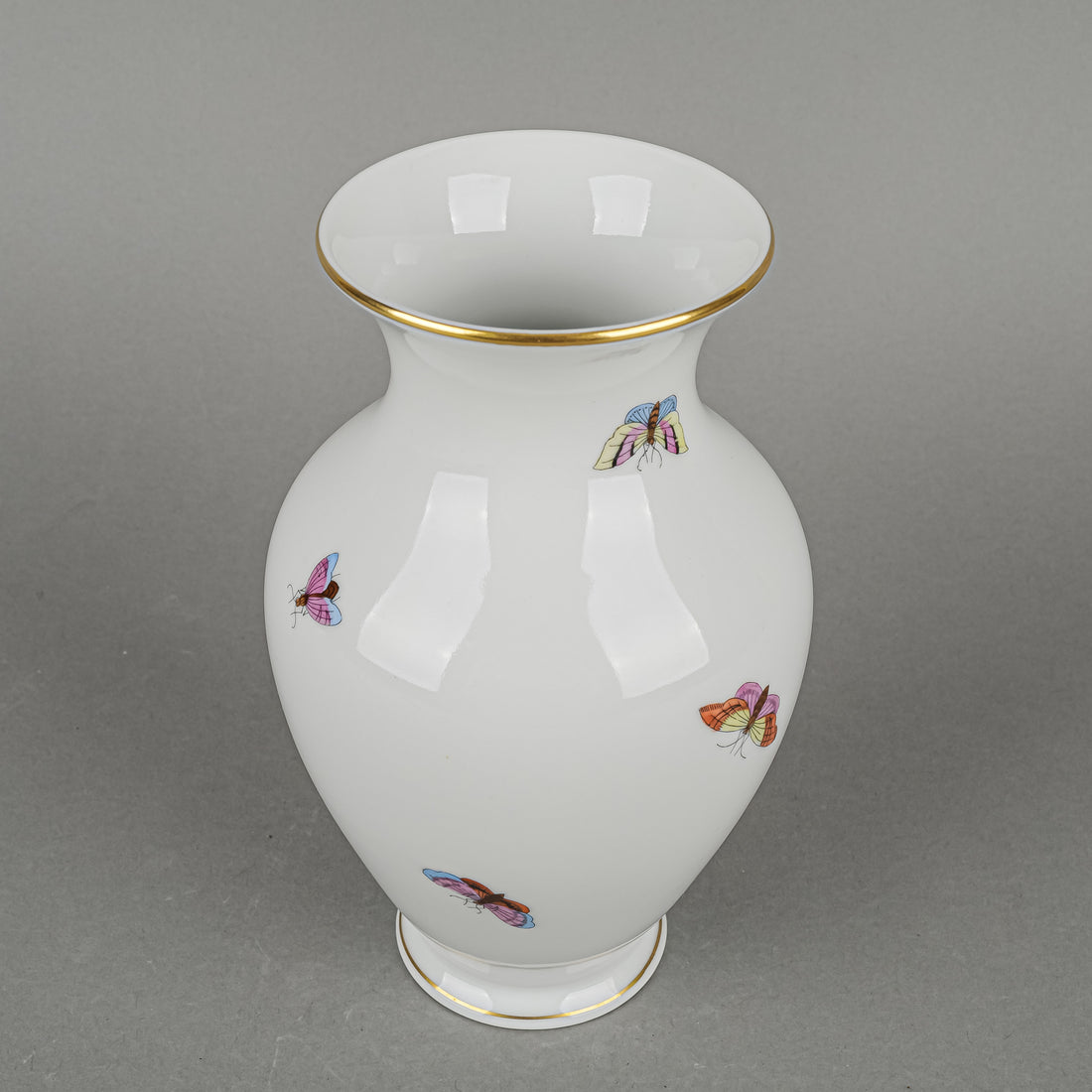 HEREND Rothchild Bird Vase