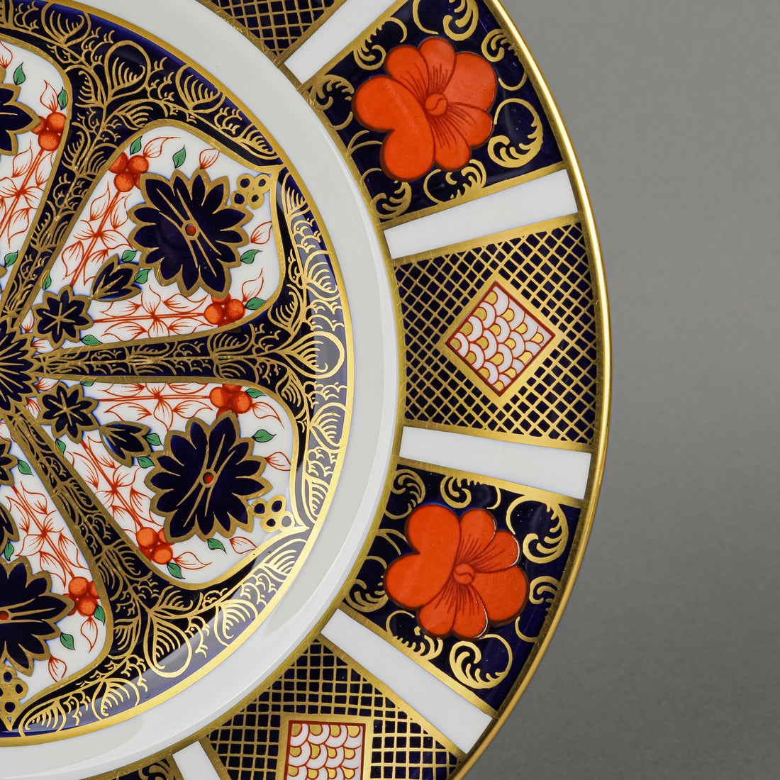 ROYAL CROWN DERBY Old Imari 1128 Salad/Dessert Plate