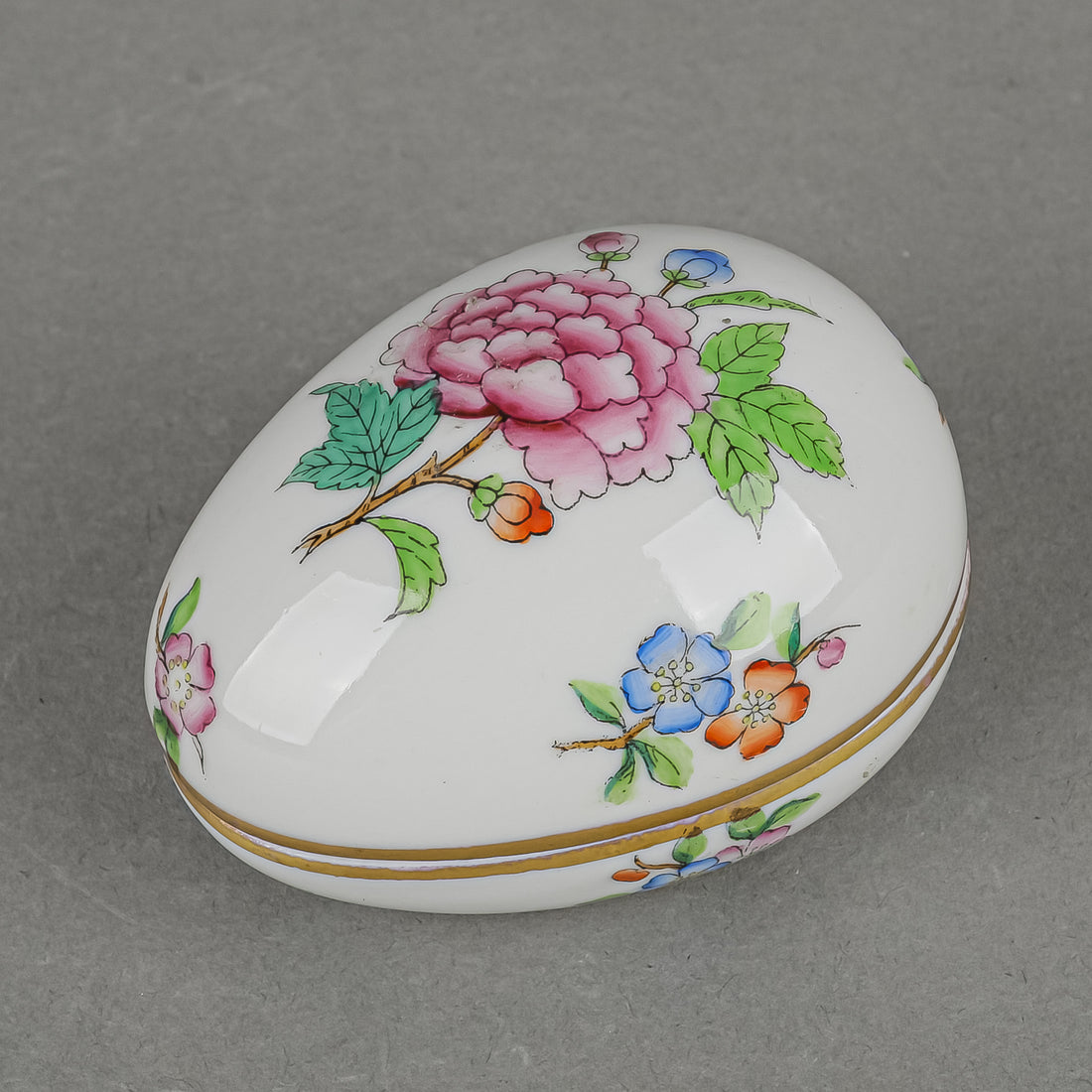 HEREND Queen Victoria Egg Box 6053