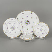 ROYAL STAFFORD Sweet Violets 28 Pieces