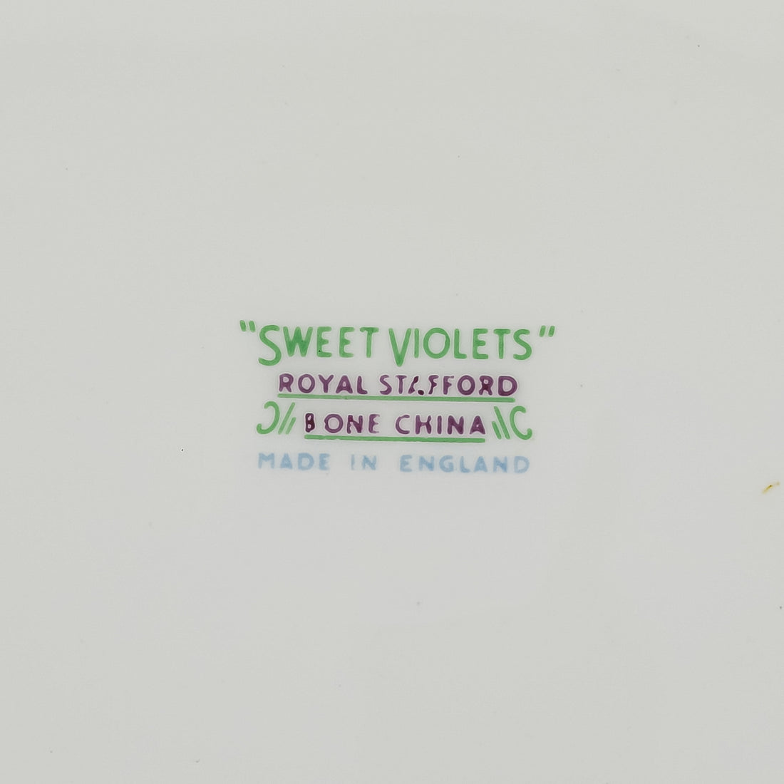 ROYAL STAFFORD Sweet Violets 28 Pieces