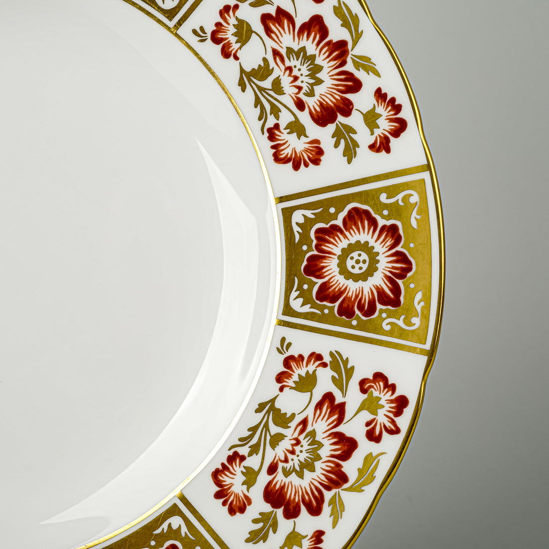 ROYAL CROWN DERBY Red Derby Panel Dinner Plates Set Of 4