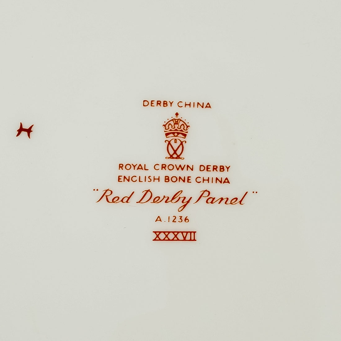 ROYAL CROWN DERBY Red Derby Panel Dessert/Tea Plates Set Of 4