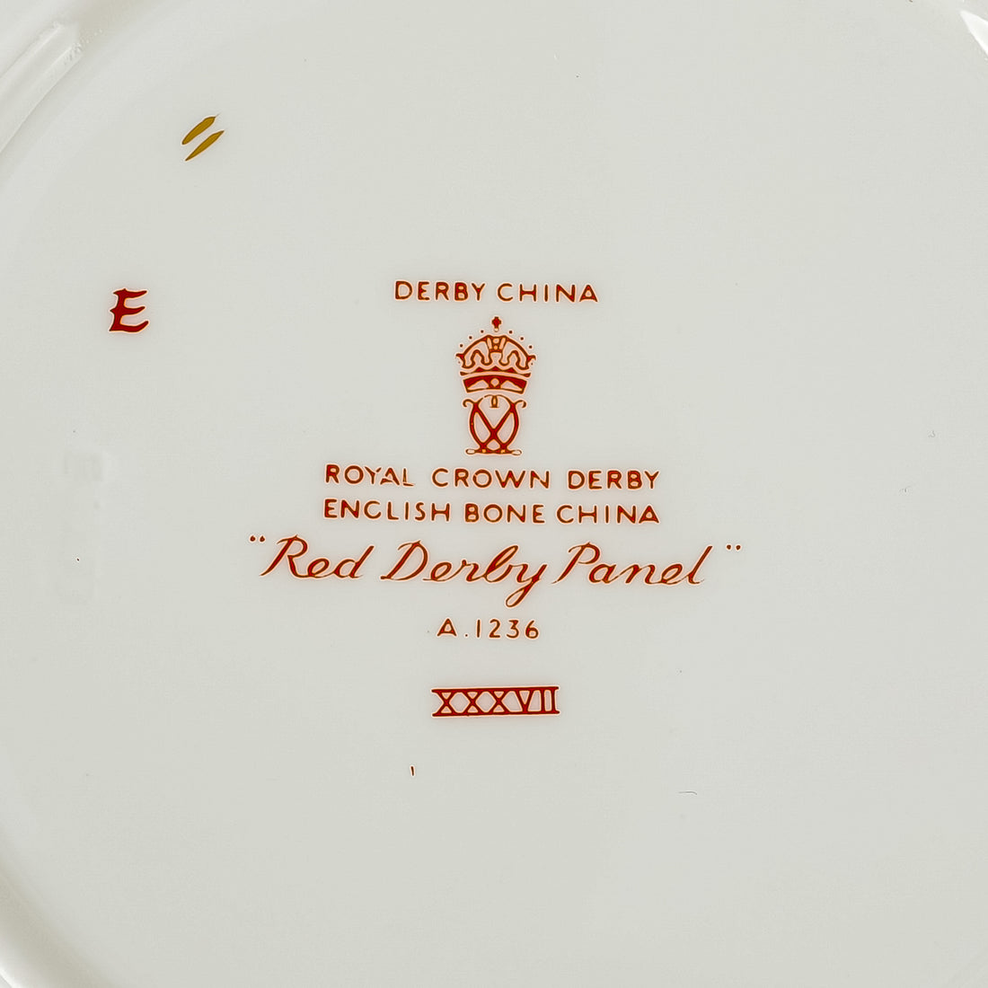 ROYAL CROWN DERBY Red Derby Panel Shallow Bowls Set Of 4