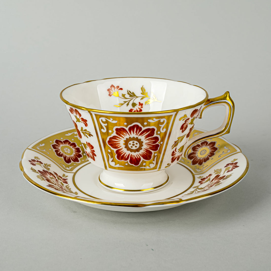 ROYAL CROWN DERBY Red Derby Panel Footed Cup & Saucers Set Of 5 (10 Pieces)