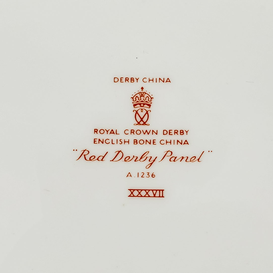 ROYAL CROWN DERBY Red Derby Panel Oval Serving Bowl