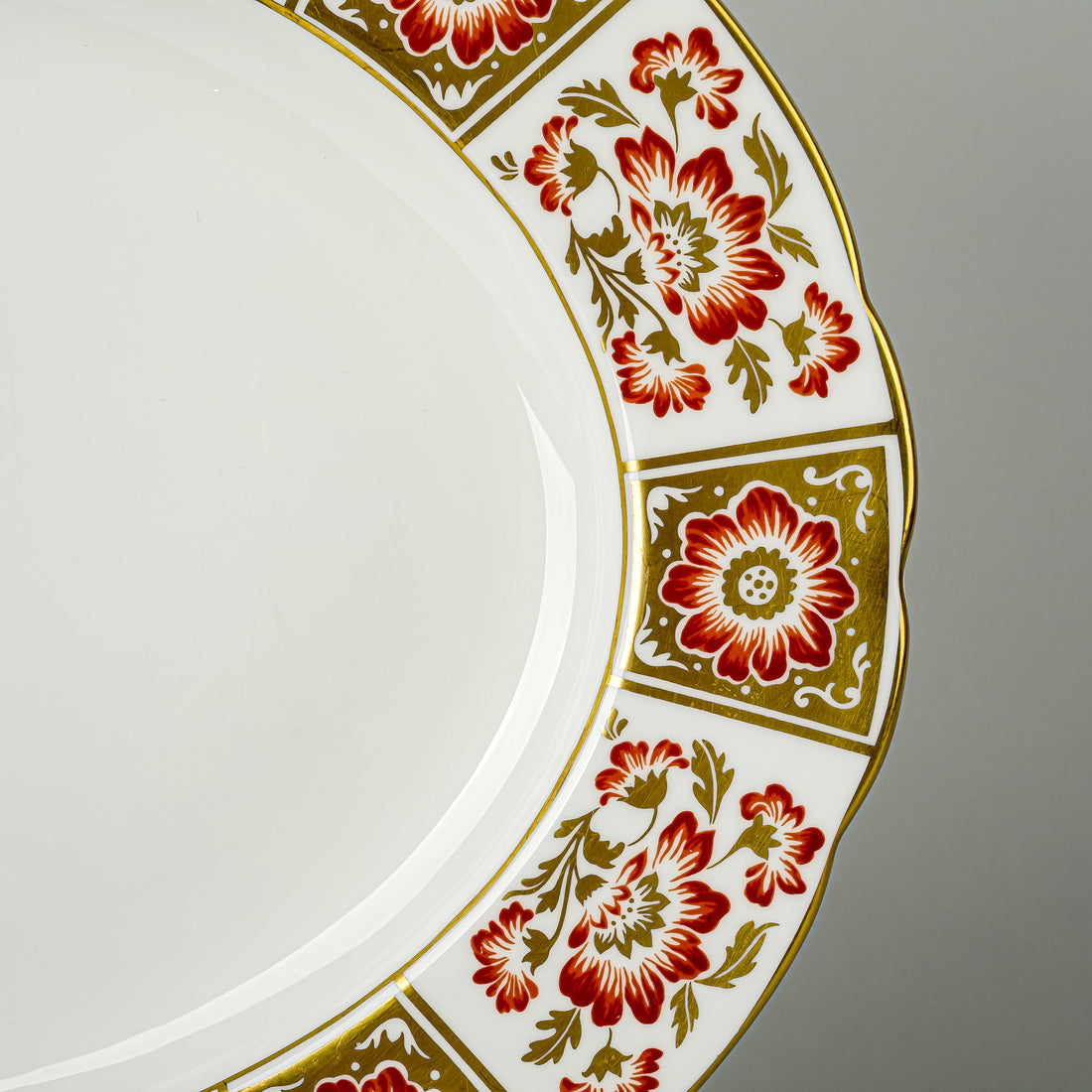 ROYAL CROWN DERBY Red Derby Panel Platter