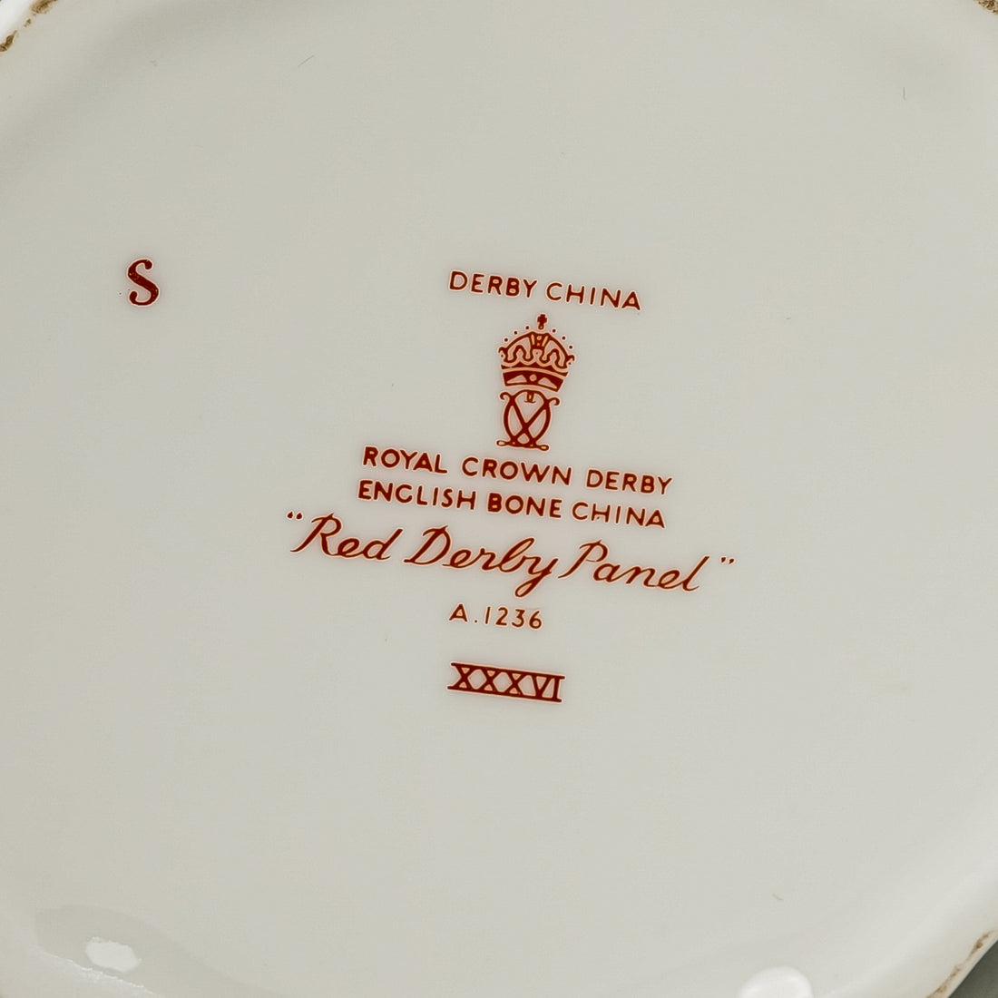 ROYAL CROWN DERBY Red Derby Panel Hot Water Pot With Lid