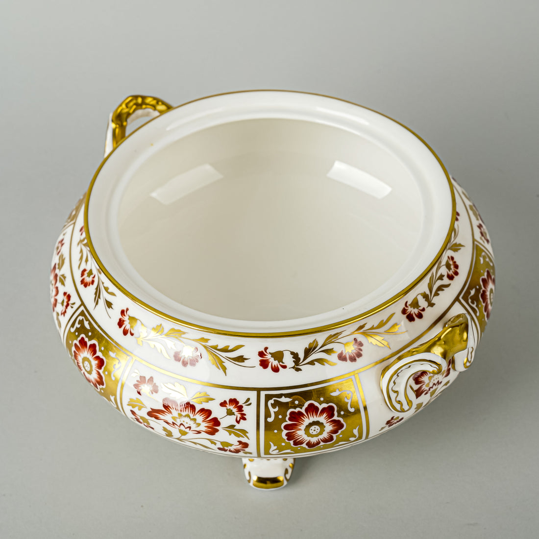 ROYAL CROWN DERBY Red Derby Covered Serving Dish