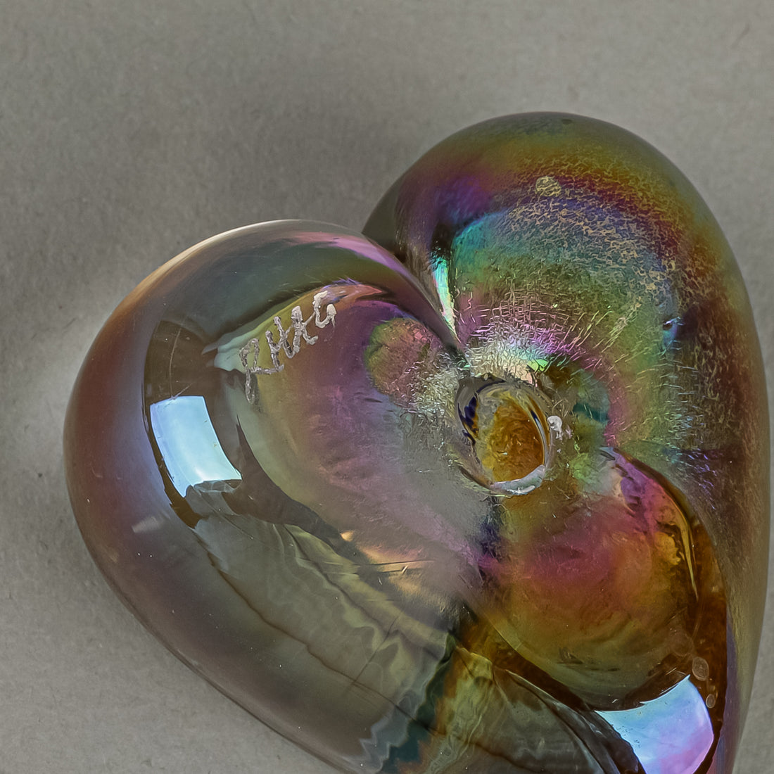 ROBERT HELD GLASS Iridescent Heart Paperweight