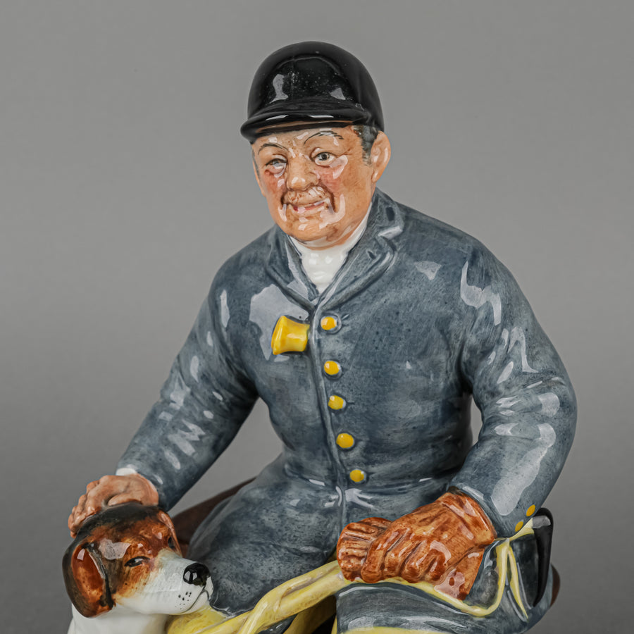 ROYAL DOULTON Figurine The Huntsman HN 2492
