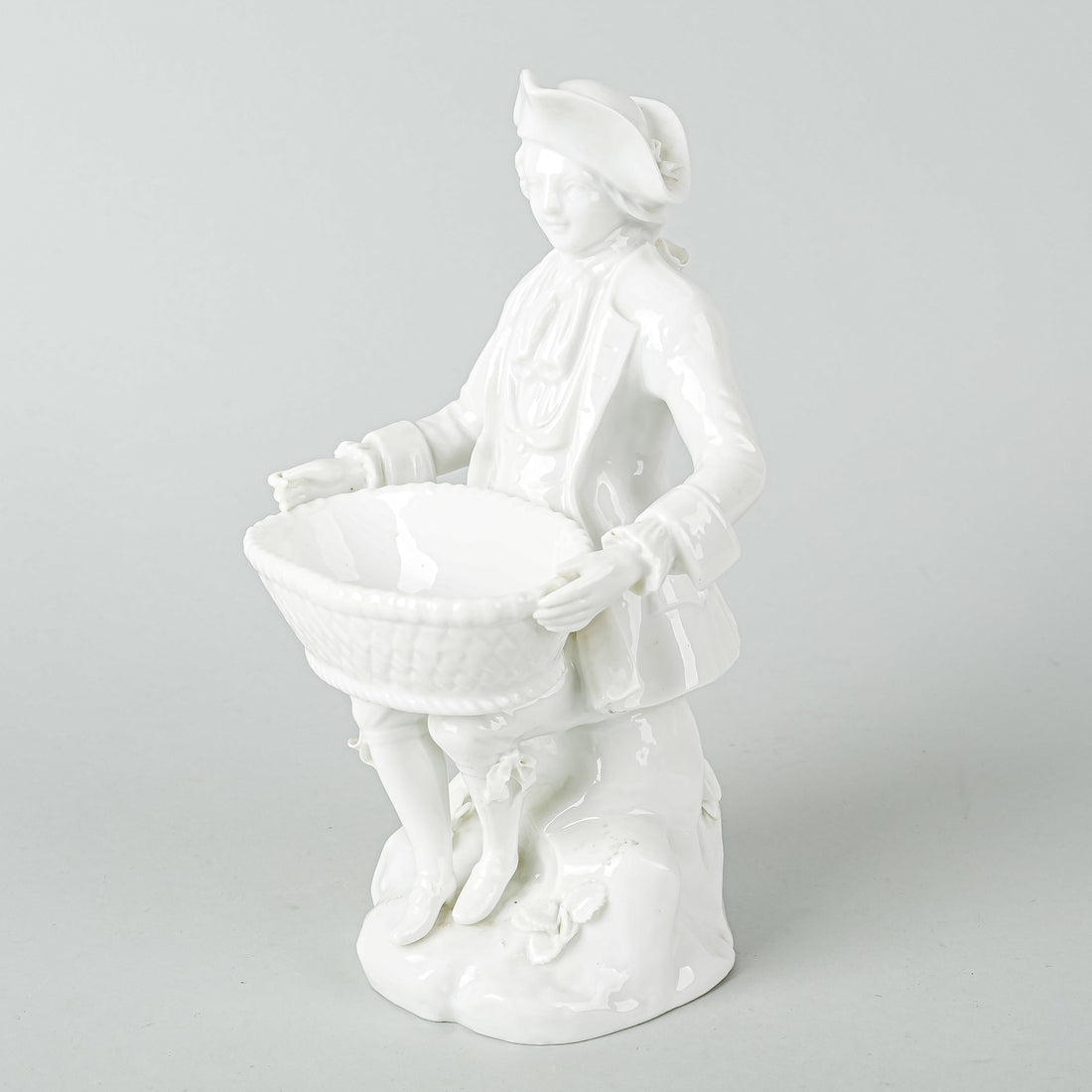 MEISSEN Figurines Man & Woman Sitting Holding Baskets  Set of 2