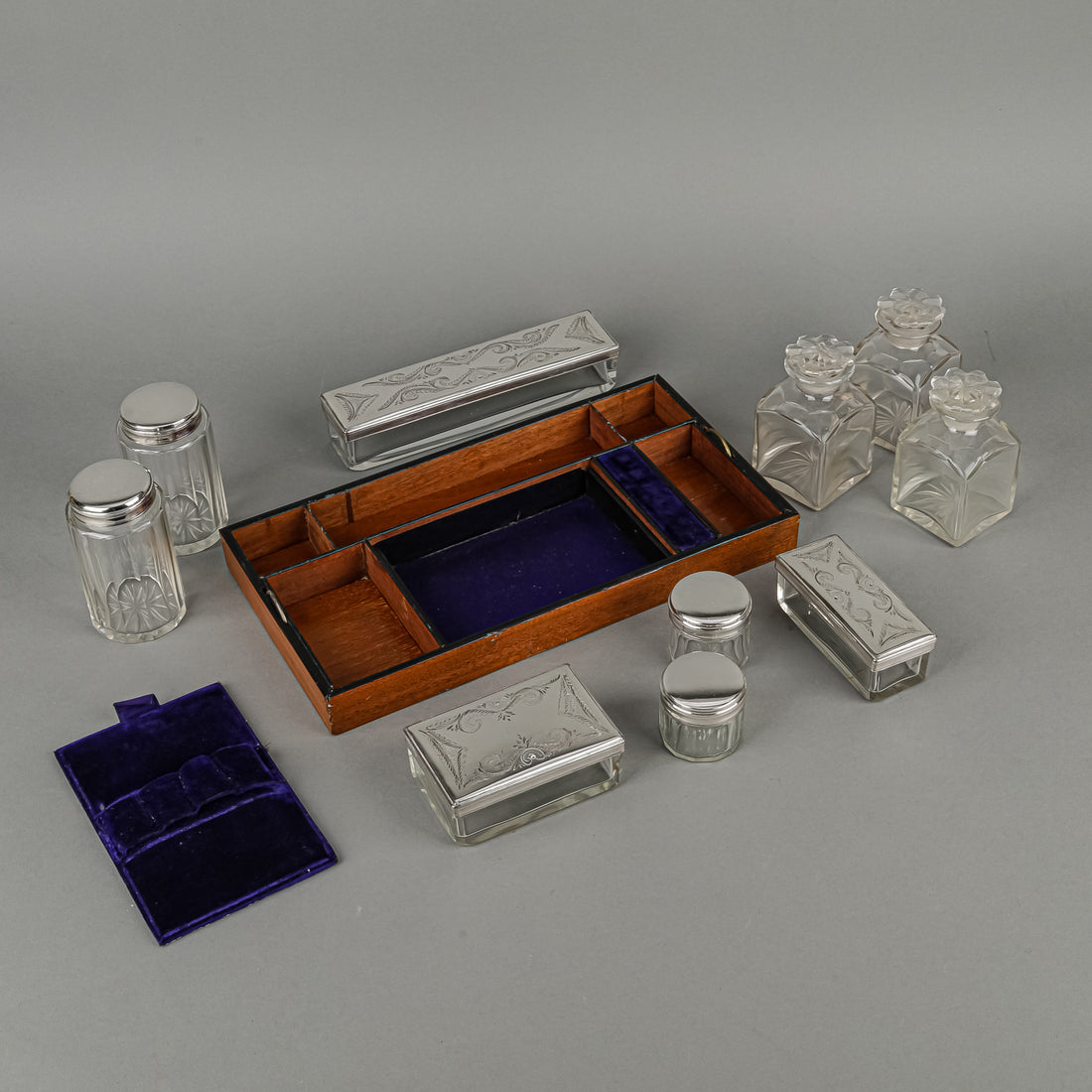 Antique Victorian Coromandel Jewelry And Vanity Case Plus Contents