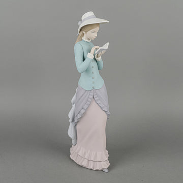 LLADRO Figurine - Reading 5000M