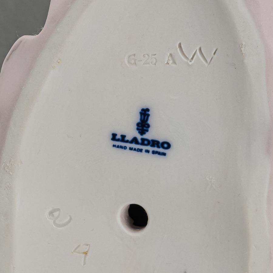 LLADRO Figurine - Reading 5000M