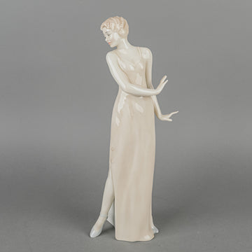 ROYAL DOULTON Figurine Dancing Delight HN 3078  Reflections Series