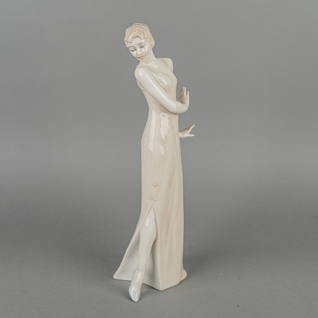 ROYAL DOULTON Figurine Dancing Delight HN 3078  Reflections Series