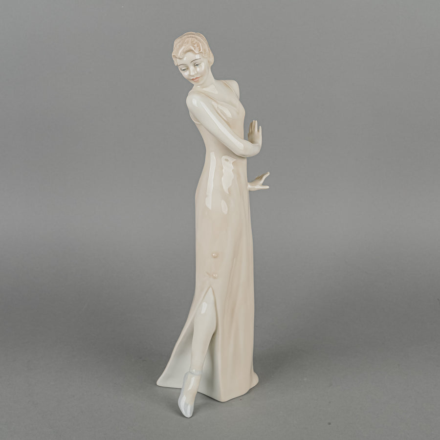 ROYAL DOULTON Figurine Dancing Delight HN 3078  Reflections Series
