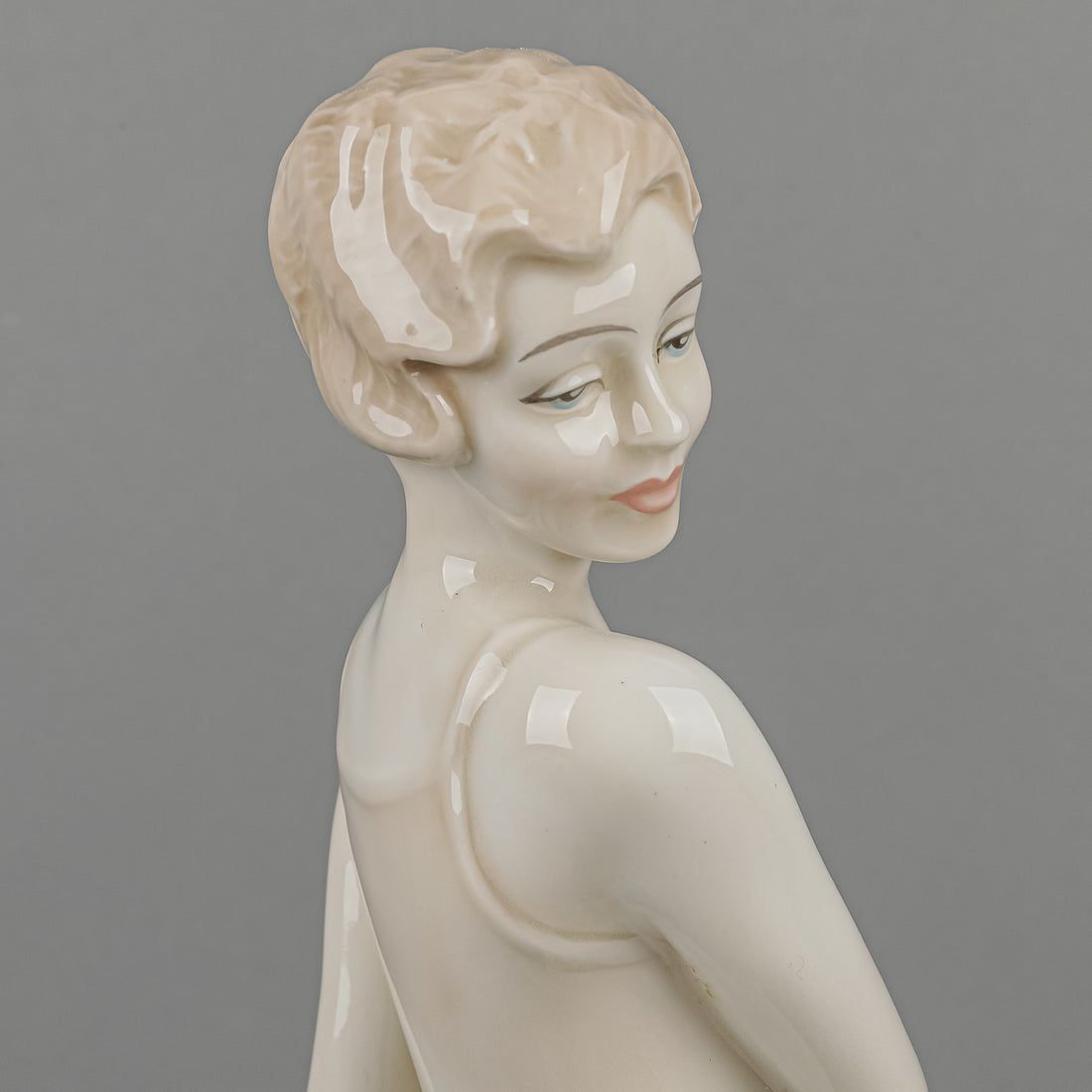 ROYAL DOULTON Figurine Dancing Delight HN 3078  Reflections Series