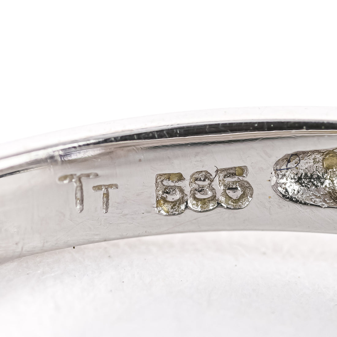 14K White Gold Oval Tanzanite Diamond Cluster Ring