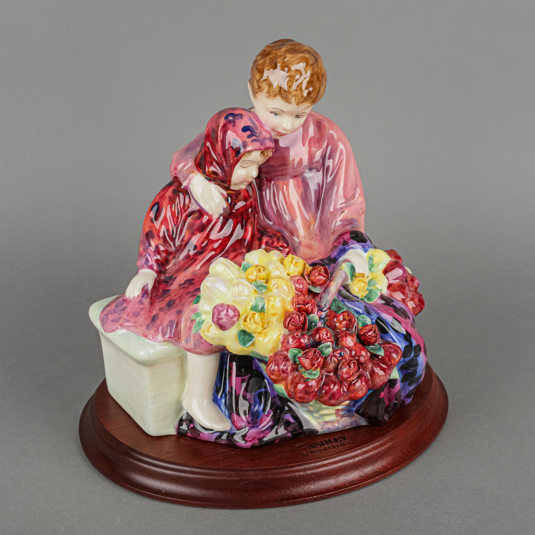 Flower Sellers Children H.N. 1342 陶器置物 ROYAL DOULTON Figurine Flower Sellers Children HN 1342 With Stand