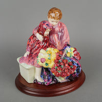ROYAL DOULTON Figurine Flower Sellers Children HN 1342 With Stand