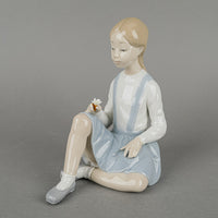 LLADRO Figurine Girl With Flower 4596