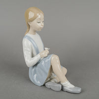 LLADRO Figurine Girl With Flower 4596