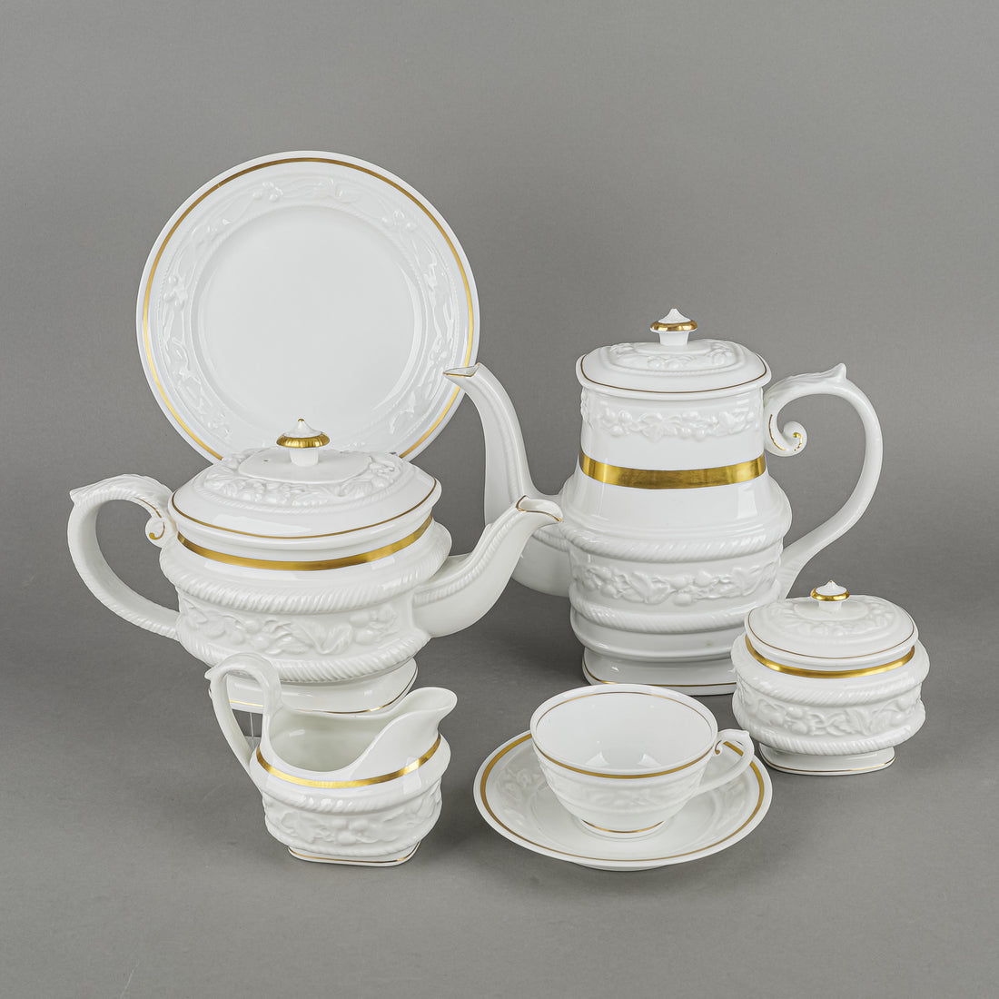 VISTA ALEGRE Embossed Strawberries Tea And Coffee Set 26 Pcs