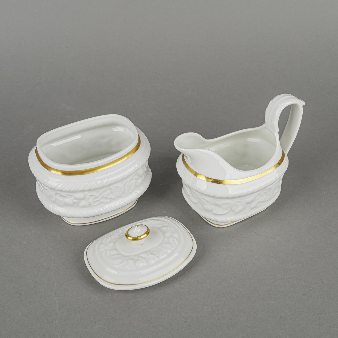 VISTA ALEGRE Embossed Strawberries Tea And Coffee Set 26 Pcs