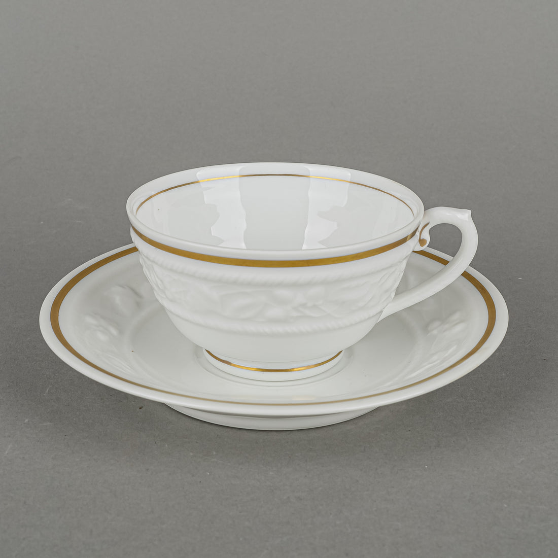 VISTA ALEGRE Embossed Strawberries Tea And Coffee Set 26 Pcs