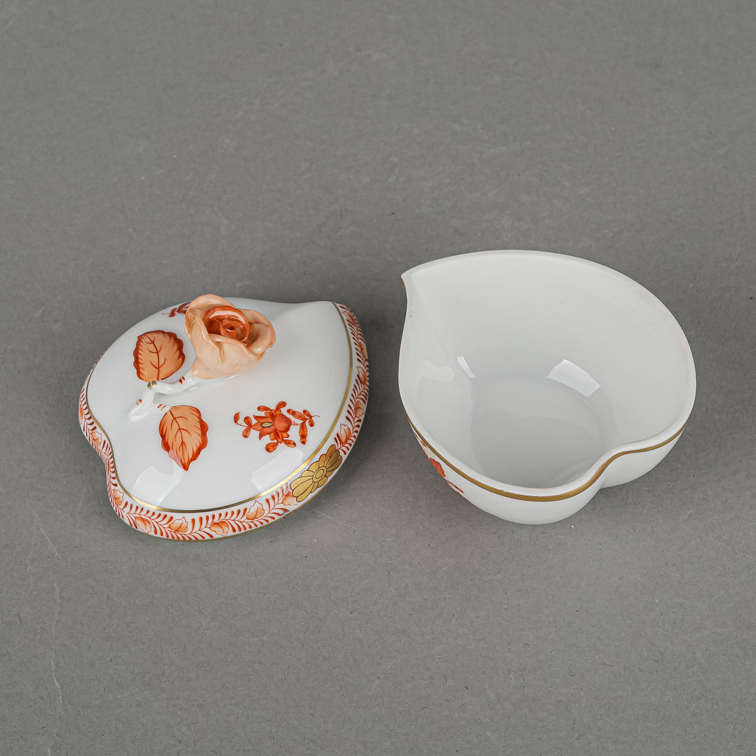 HEREND Chinese Bouquet Rust Heart Shaped Bonbon Box 6004